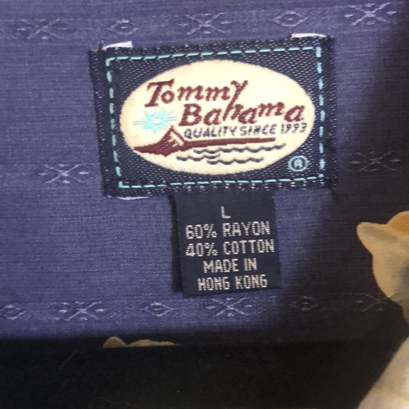 #111 🌴Tommy Bahama Hawaiian Short Sleeve Shirt 🌴 - Picture 3 of 17